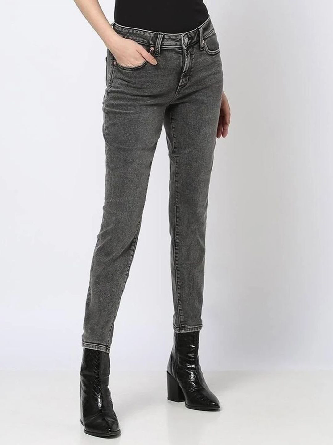 GAP Women Mid-Rise Faded Skinny Fit Jeans