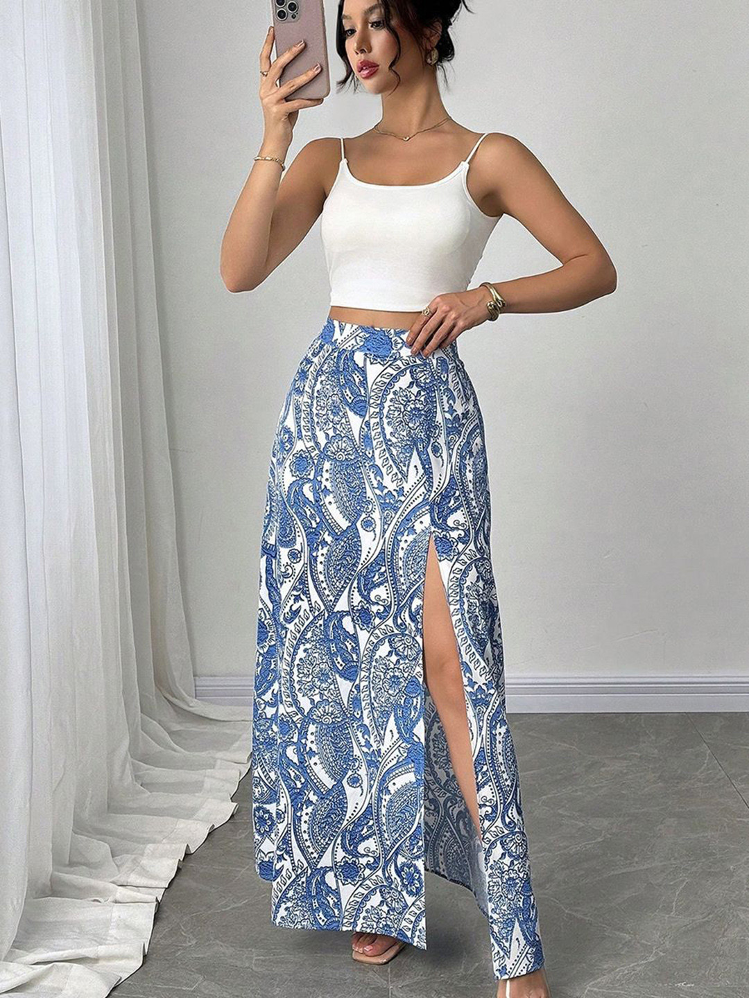 StyleCast Women Blue and White Floral Maxi Skirt