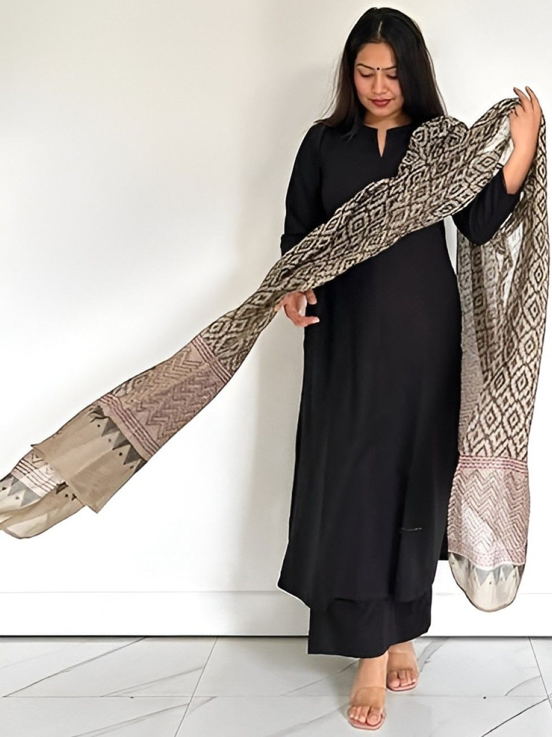 ROPADEMODA Mandarin Collar Straight Kurta With Palazzos & Dupatta