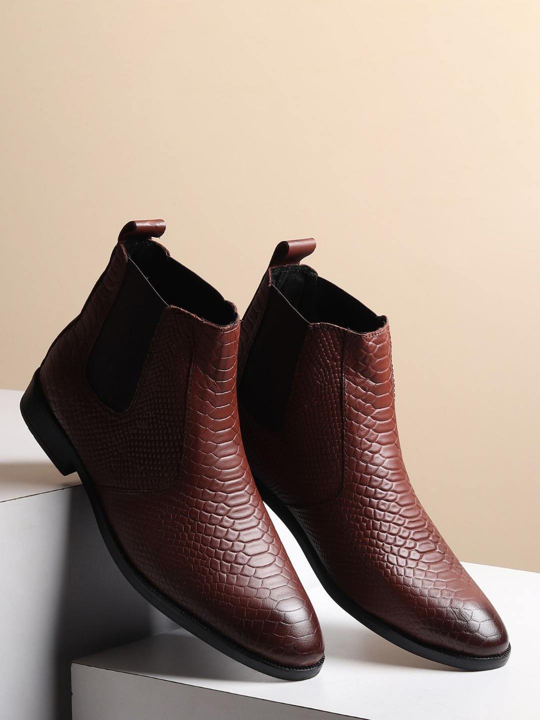 Hayes London Men Textured Block Heel Leather Chelsea Boots