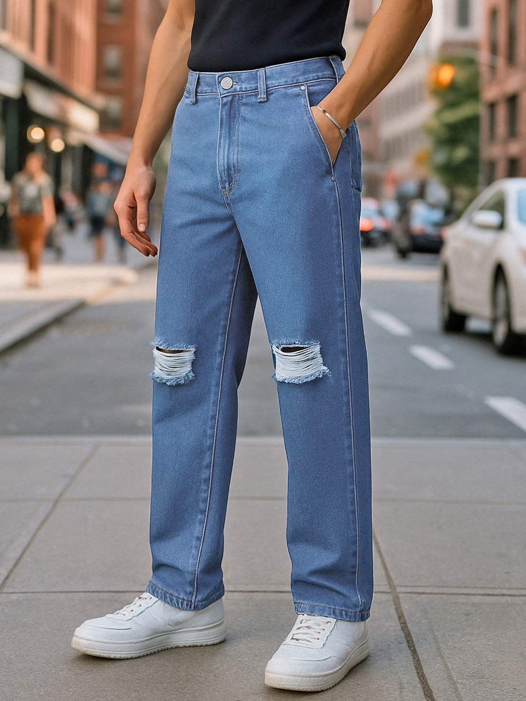 Bewakoof Men's Blue Straight Fit Distressed Mid-Rise Jeans