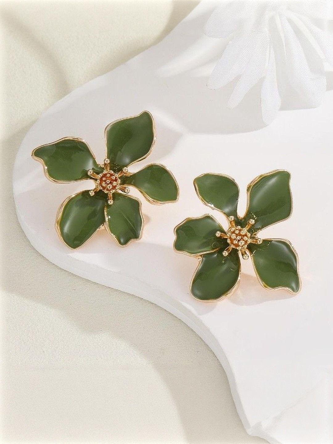 AKISON JEWELS Women Gold-Plated Alloy Studs