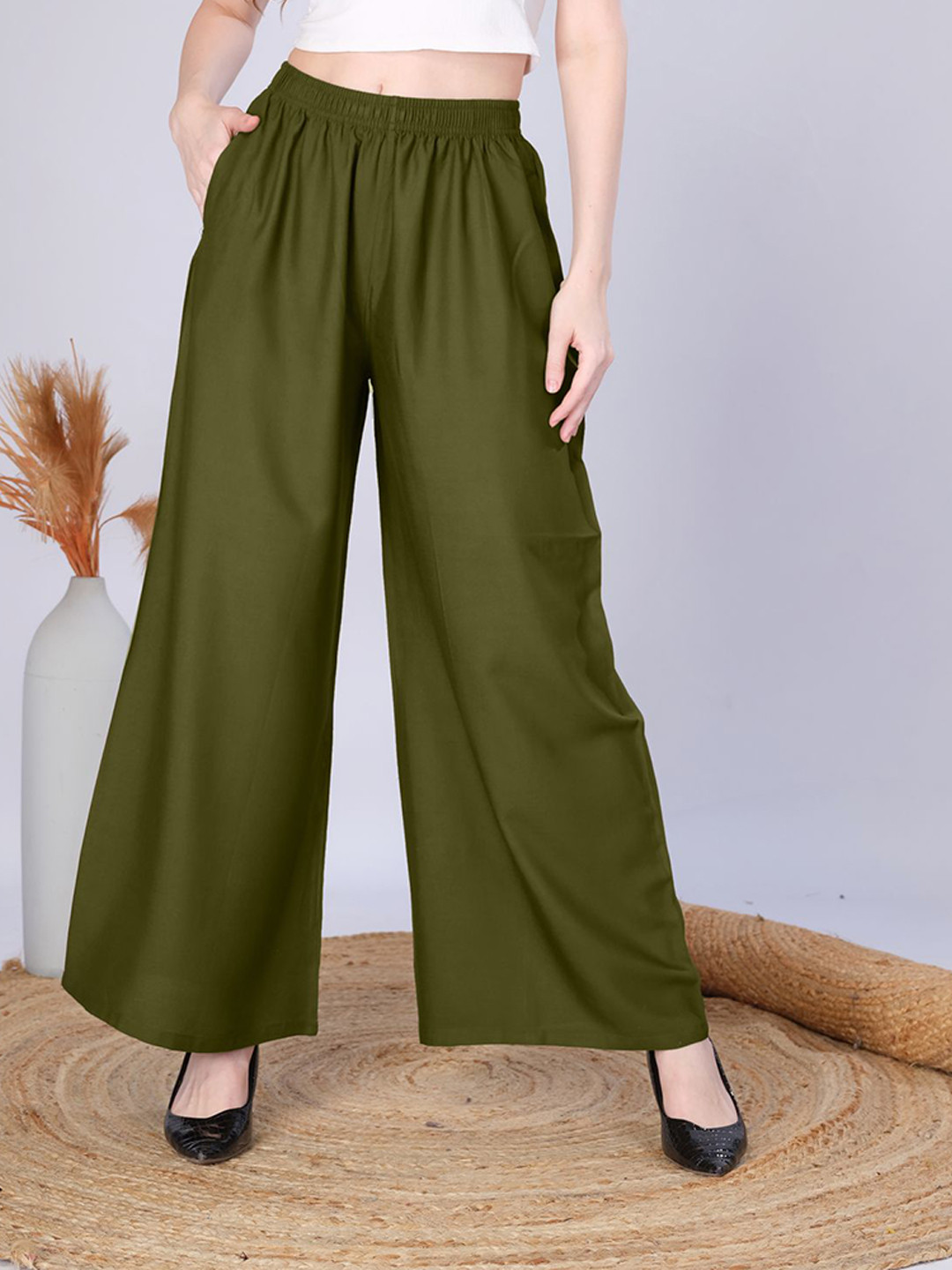 Vivika Women Flared Palazzos