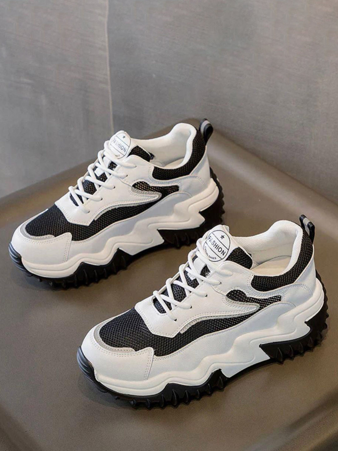 GSTM Girls Colourblocked Round Toe Lace-Ups Sneakers