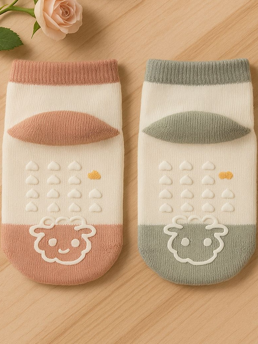 Cortica Kids Pack Of 2 With Heart Shaped Anti Skid Grips On Sole Socks