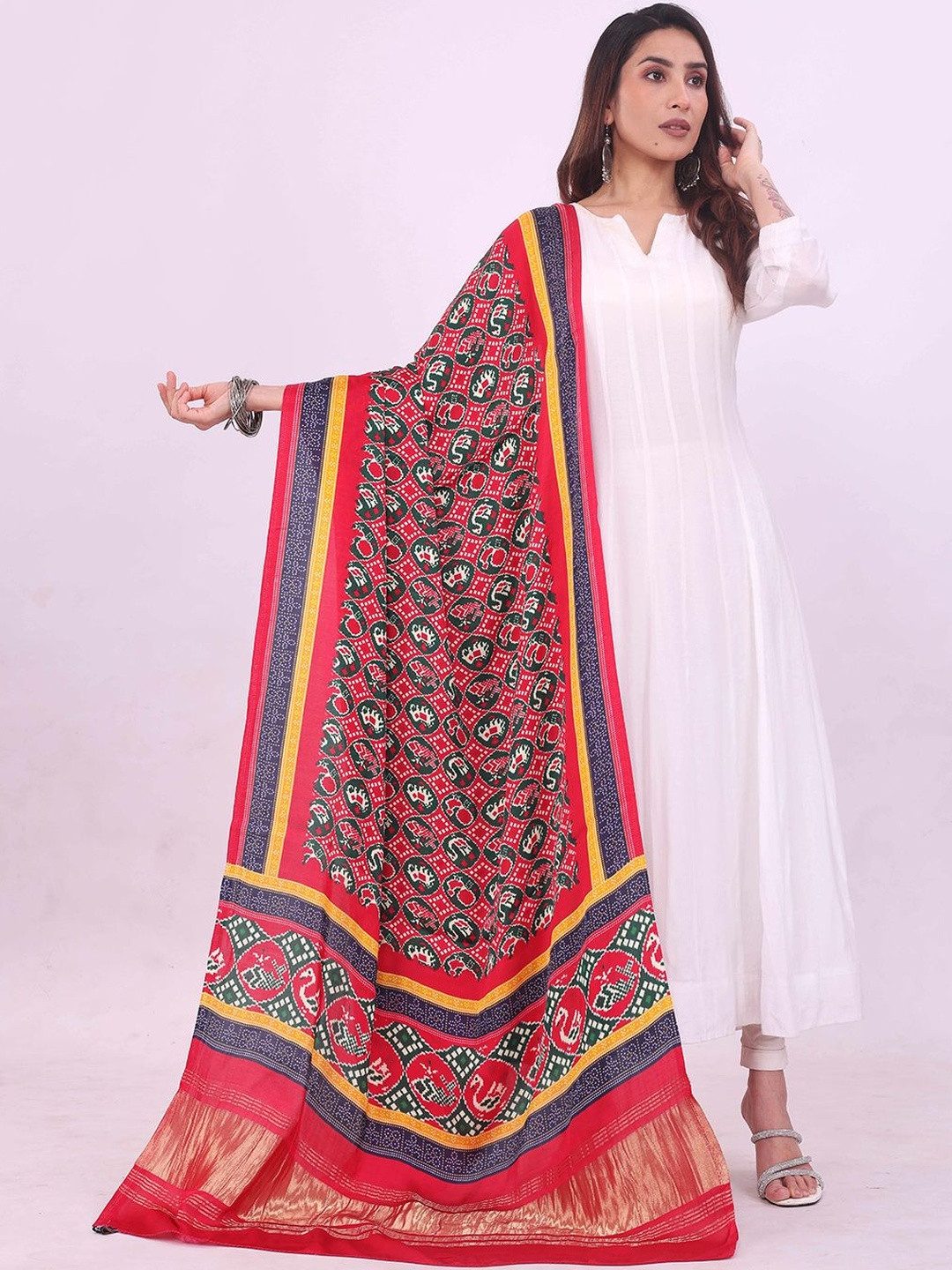 Desibutik Women Red & Blue Printed Silk Dupatta