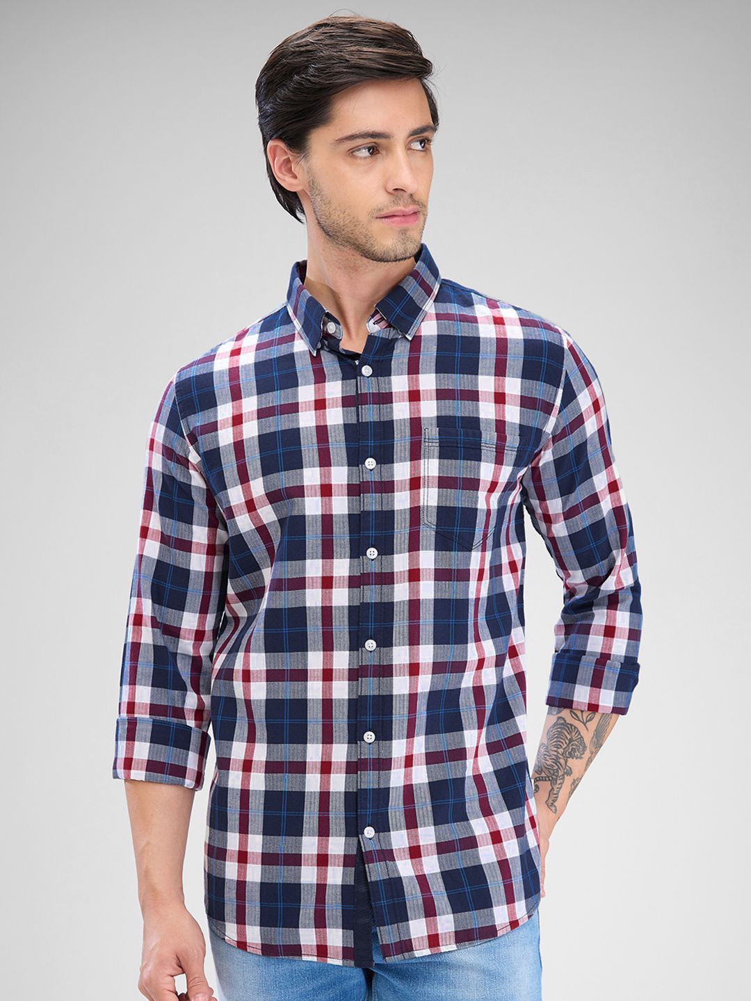 SPYKAR Pure Cotton Slim Fit Opaque Checked Spread Collar Casual Shirt