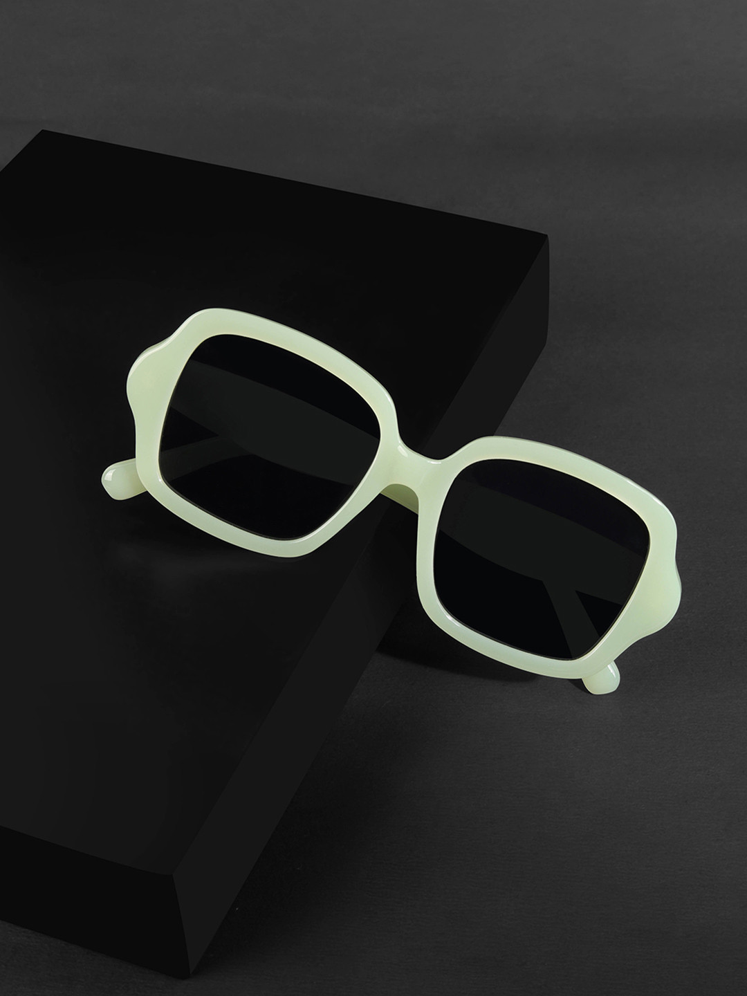 Woggles Unisex Square Sunglasses with UV Protected Lens WOCN-PSQ-3861C1