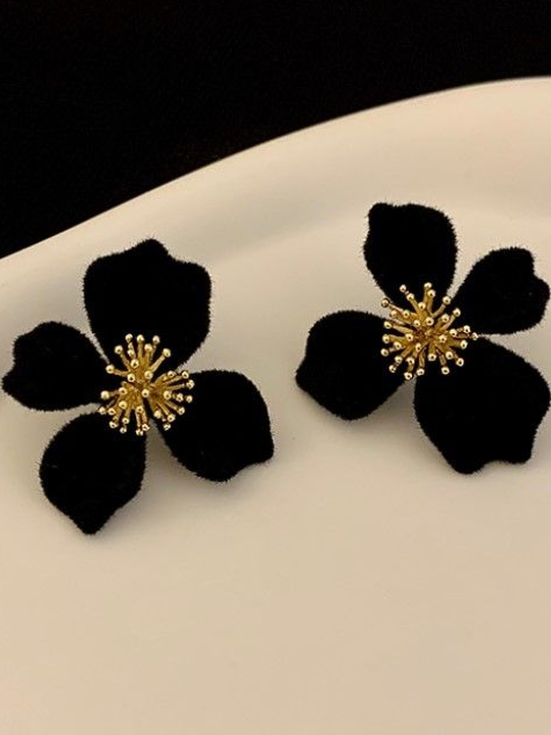 AKISON JEWELS Gold-Plated Floral Shaped Studs