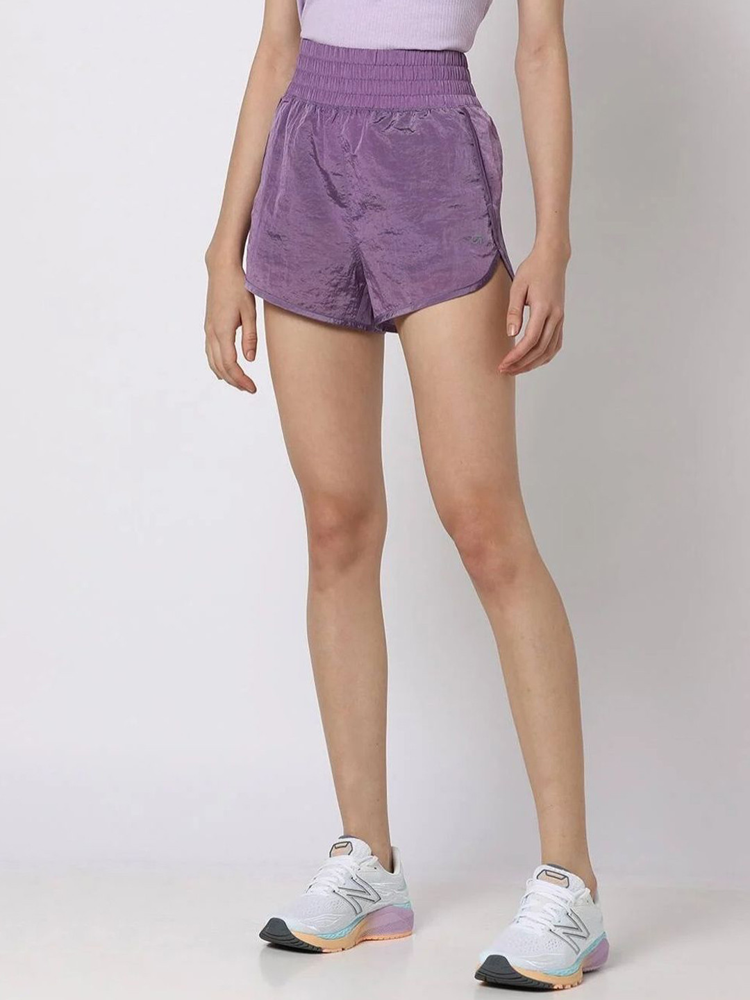 GAP Women Mid-Rise Dolphin Shorts
