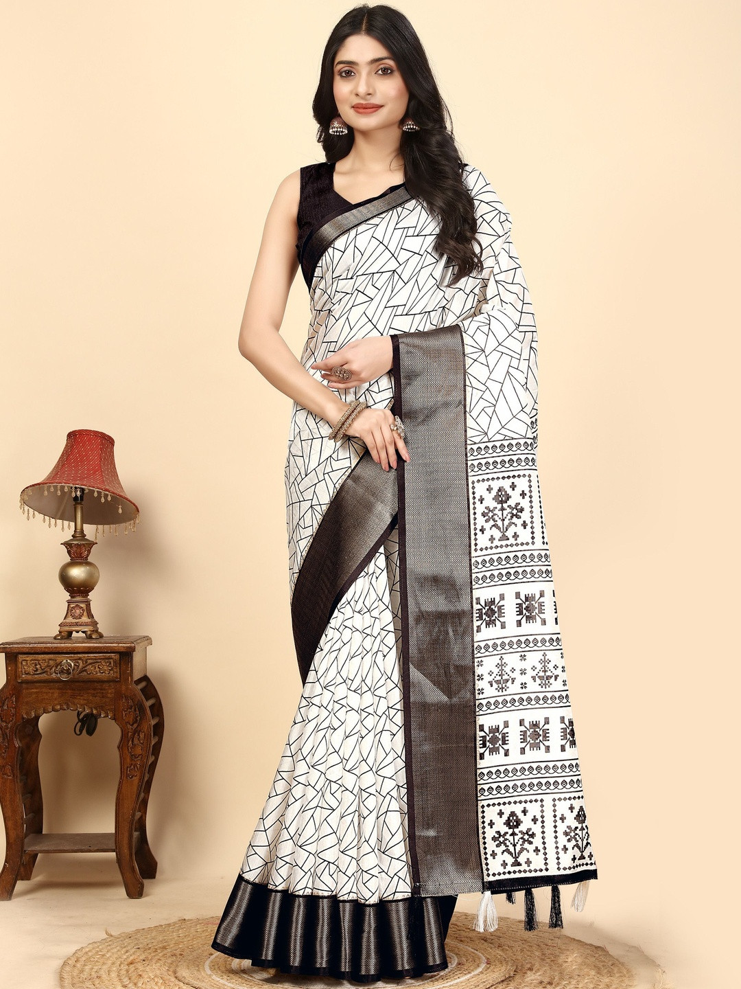 J 6 DESIGNER Geometric print Zari Saree