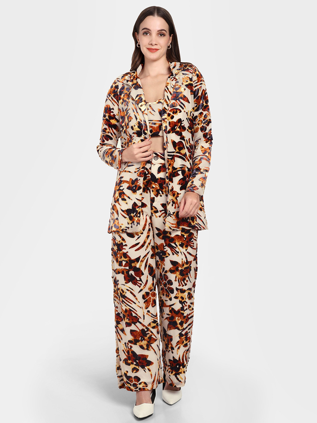 theulluu.com Women Printed Top and Shrug with Trouser Co-Ords