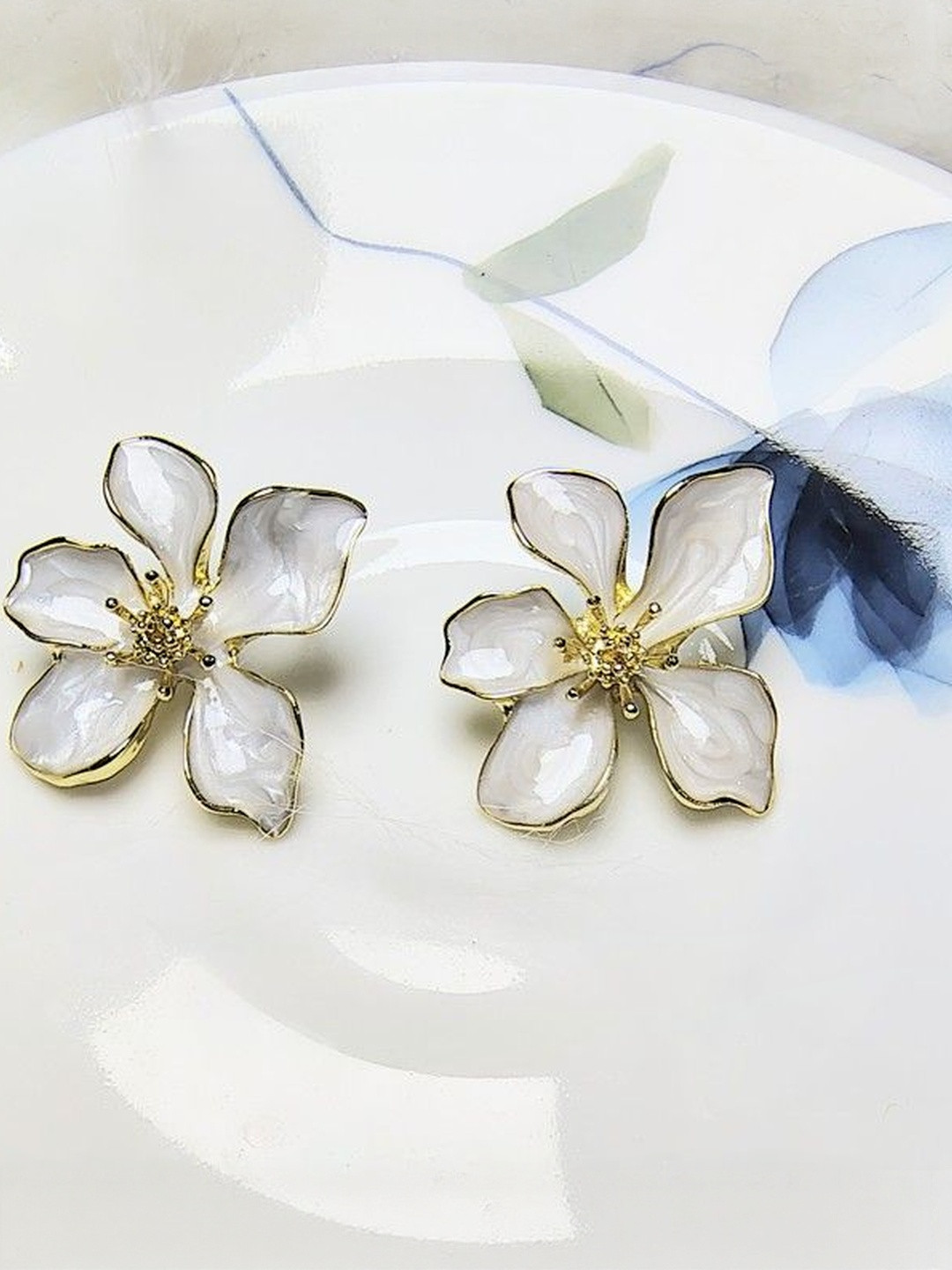 AKISON JEWELS Women Gold-Plated Alloy Studs