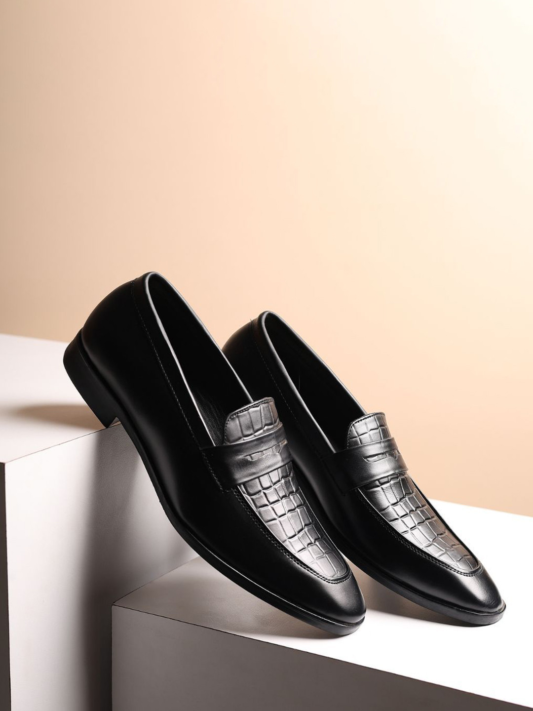 Hayes London Men Textured Leather Formal Loafers