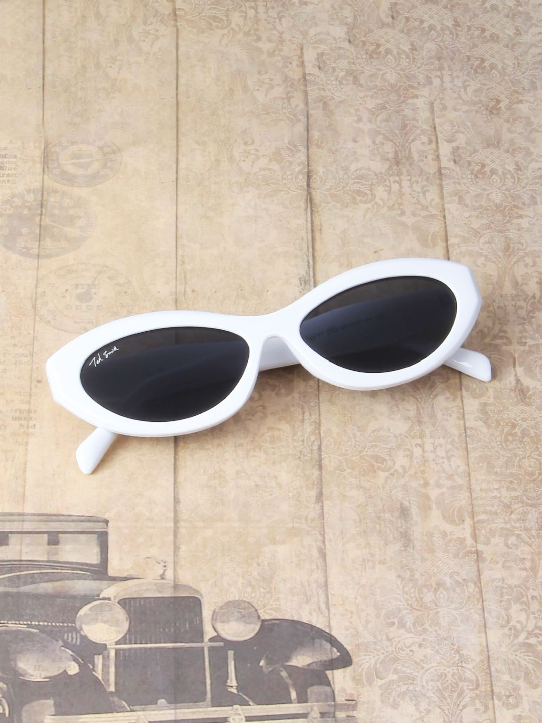 Ted Smith Unisex Cat Eye White Black Sunglasses With UV Protected Lenses