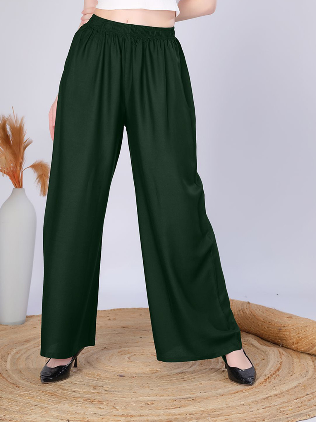 Vivika Women Flared Slip-On Palazzos