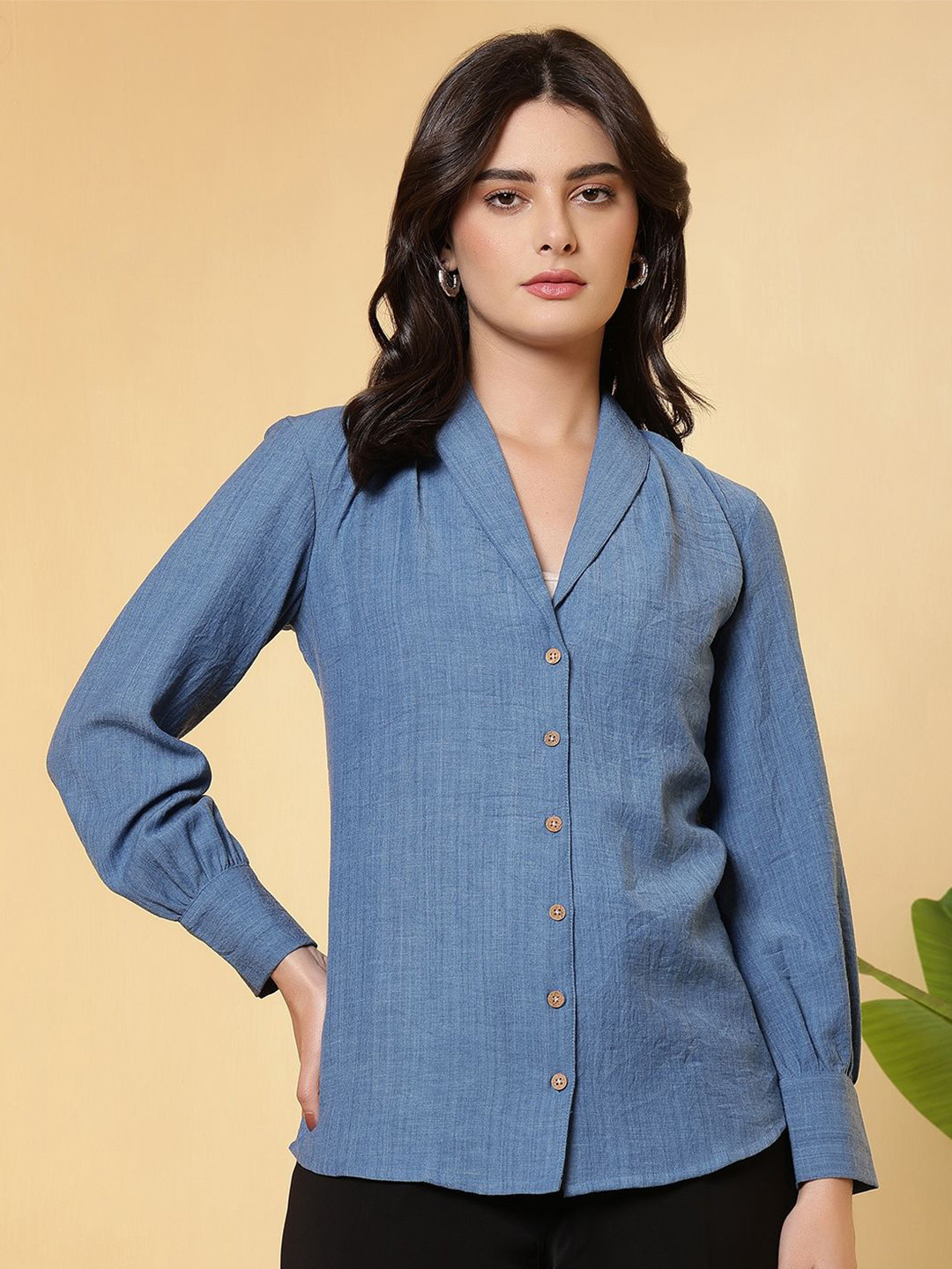 FITHUB Textured Spread Collar Long Sleeves Cotton Shirt