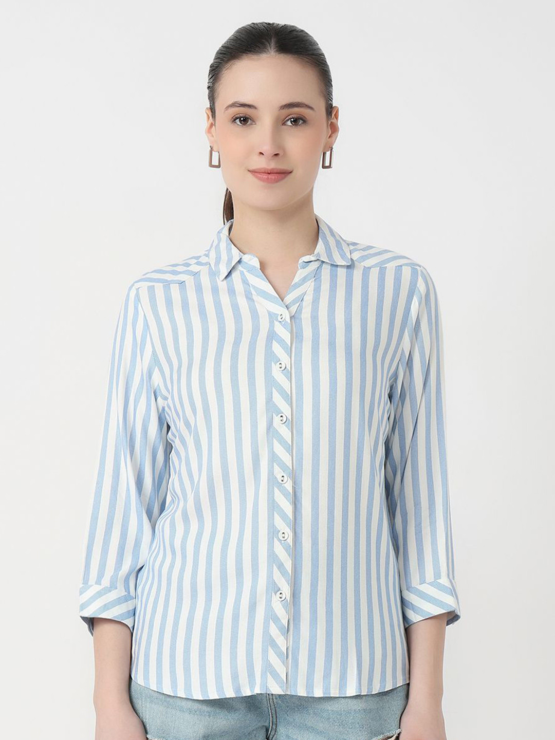 Kraus Jeans Vertical Striped Spread Collar Slim Fit Casual Shirt