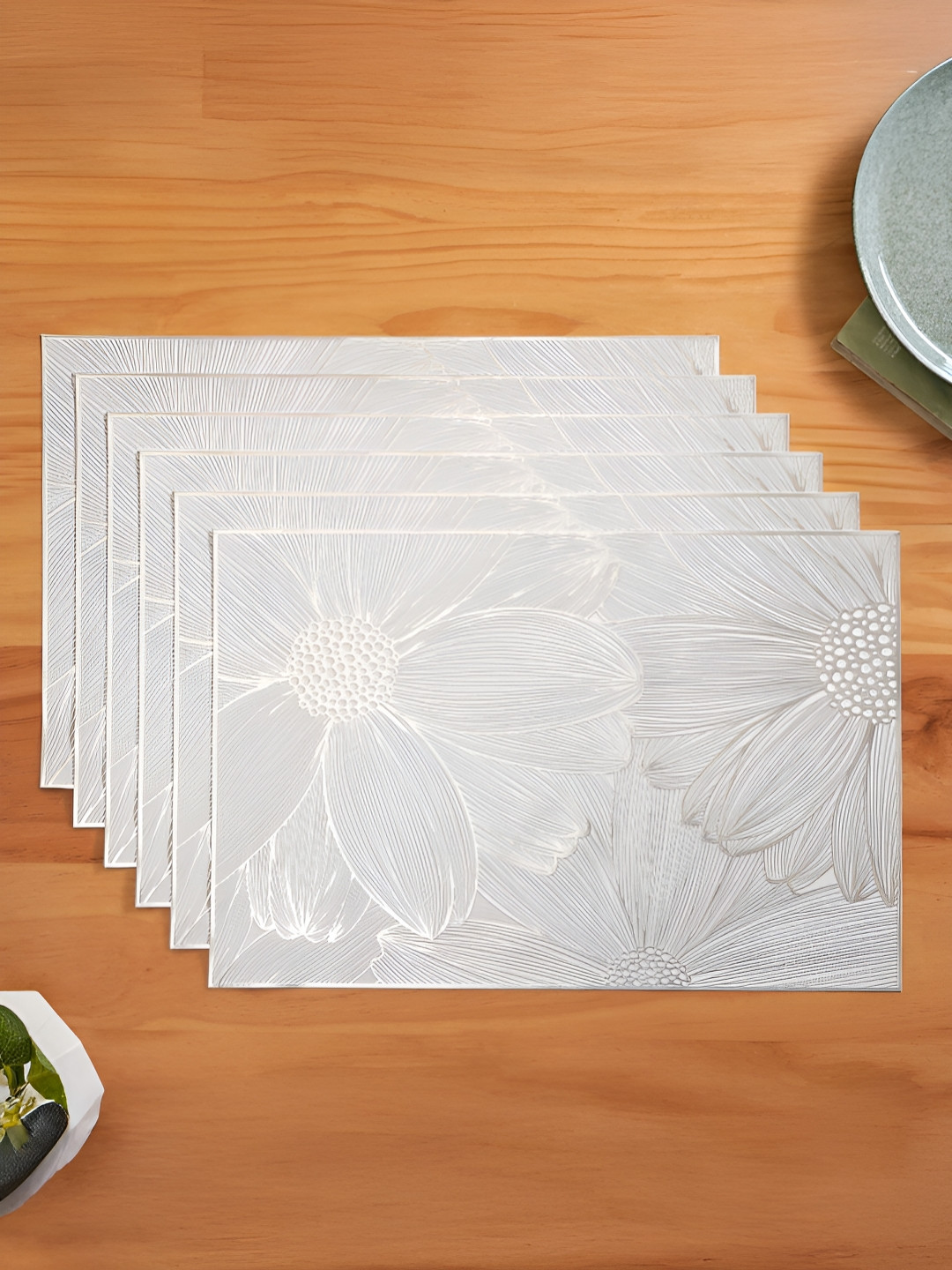 Nestasia Silver Toned & Grey 6 Pieces Blooming Flower Textured Anti-Slip Table Placemats