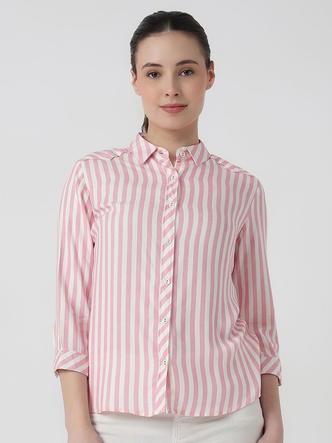 Kraus Jeans Vertical Striped Spread Collar Slim Fit Casual Shirt