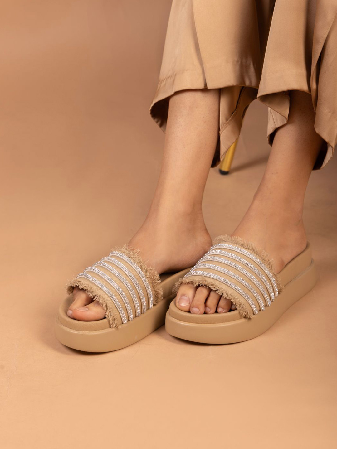 CAI Women Textured Diamond laced canvas platform