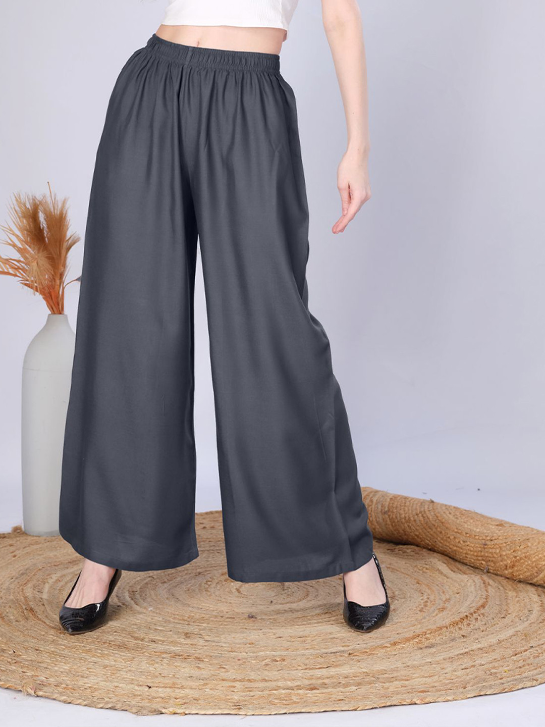 Vivika Women Flared Palazzos