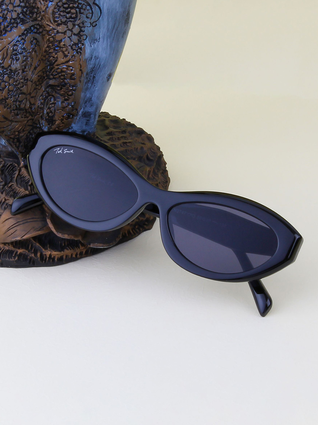 Ted Smith Unisex Cat Eye Black Sunglasses With UV Protected Lenses