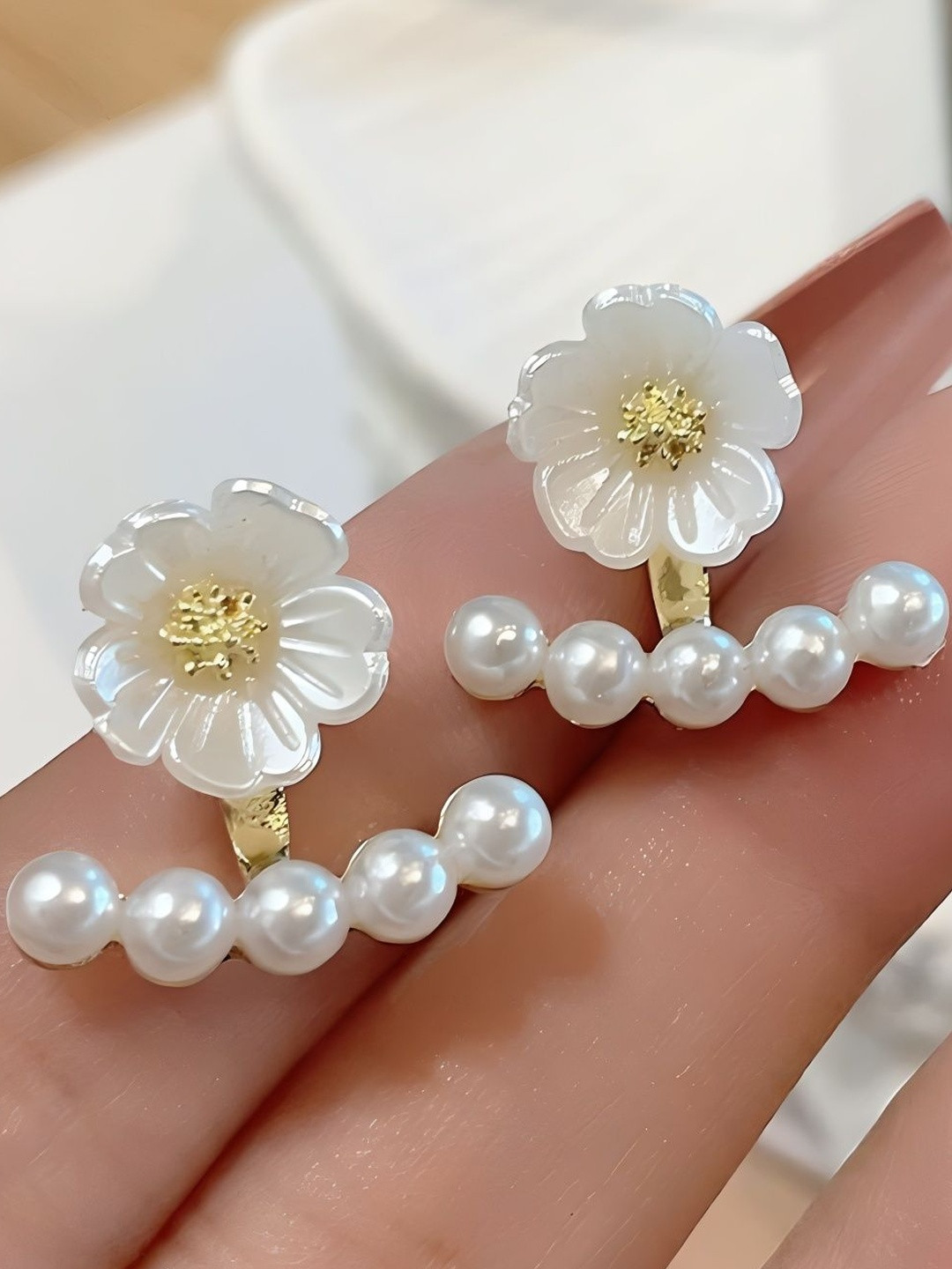 I Style Right Artificial Stones Studded Floral Shaped Studs