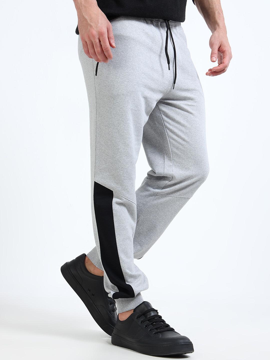 glitchez Men Mid-Rise Color-Blocked Joggers