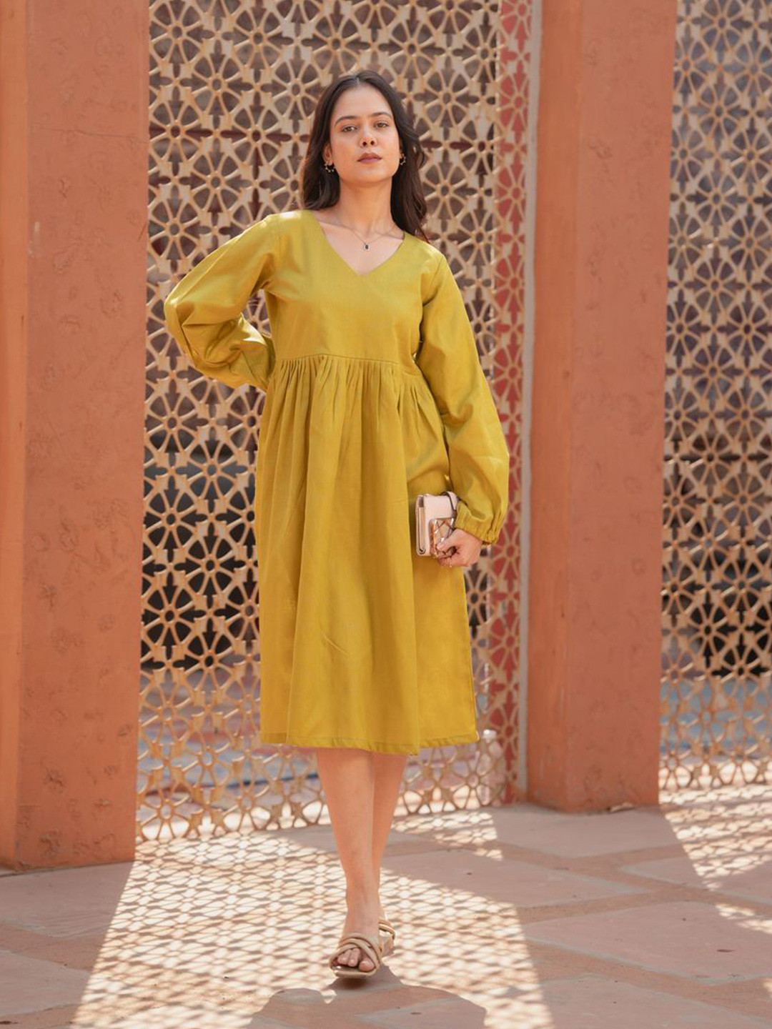 Meeshara Gathered Fit & Flare Midi Dress