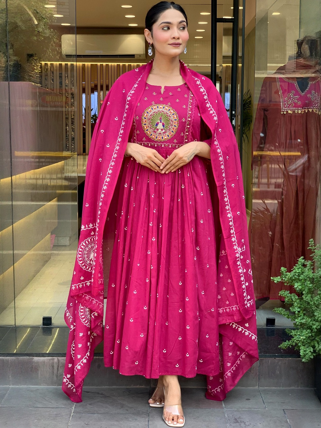 GEN Z TRENDS Women Ethnic Motifs Printed Anarkali Kurta with Trouser & Dupatta