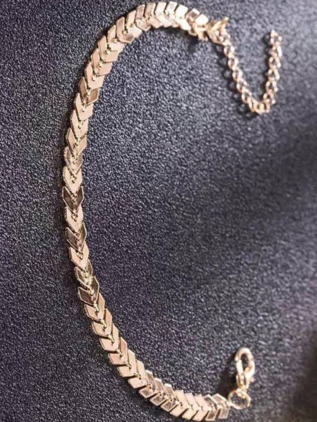 DressBerry Women 1 Pc Gold-Plated Leaf Shaped Stainless Steel Anklet