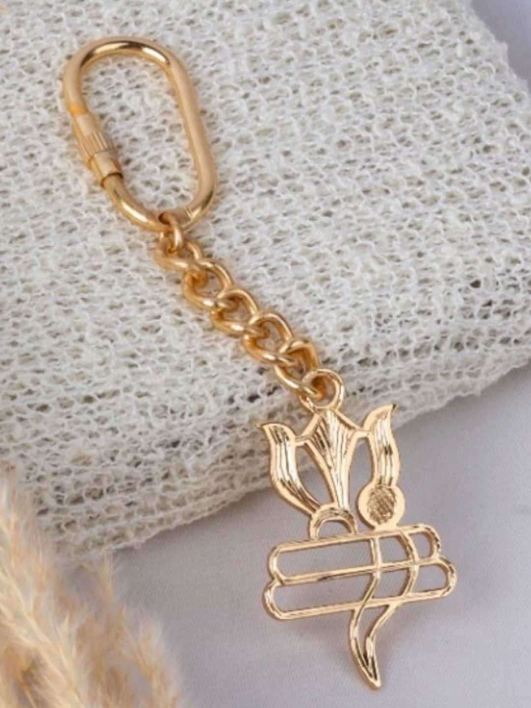 Elita Unisex Decorative Gold-Plated Hindu God Charm Chain Link Shiv Design Keychain