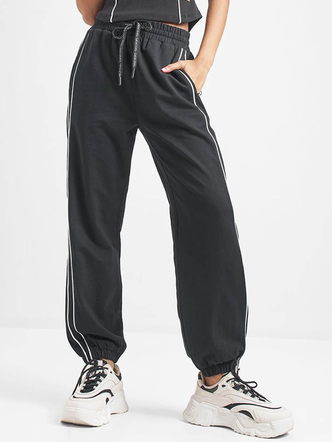Street By Tokyo Talkies Women Sporty Baggy Jogger With Contrast Side Piping