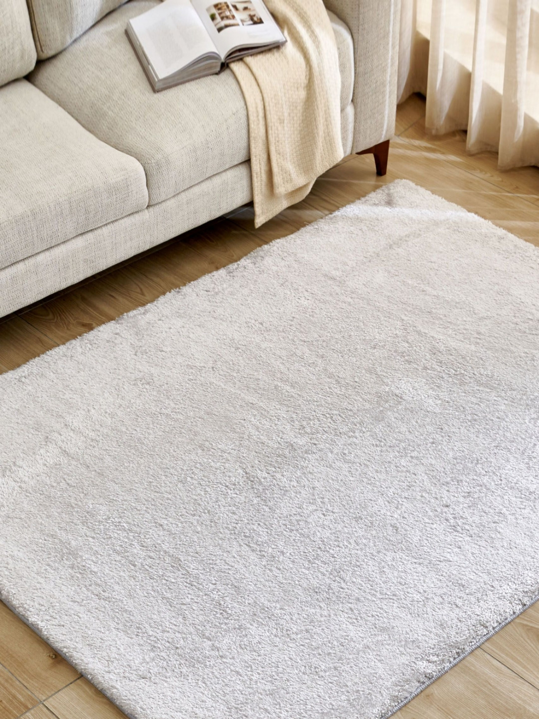 Home Centre Quartz Silver-Toned Shinning Shaggy Carpet