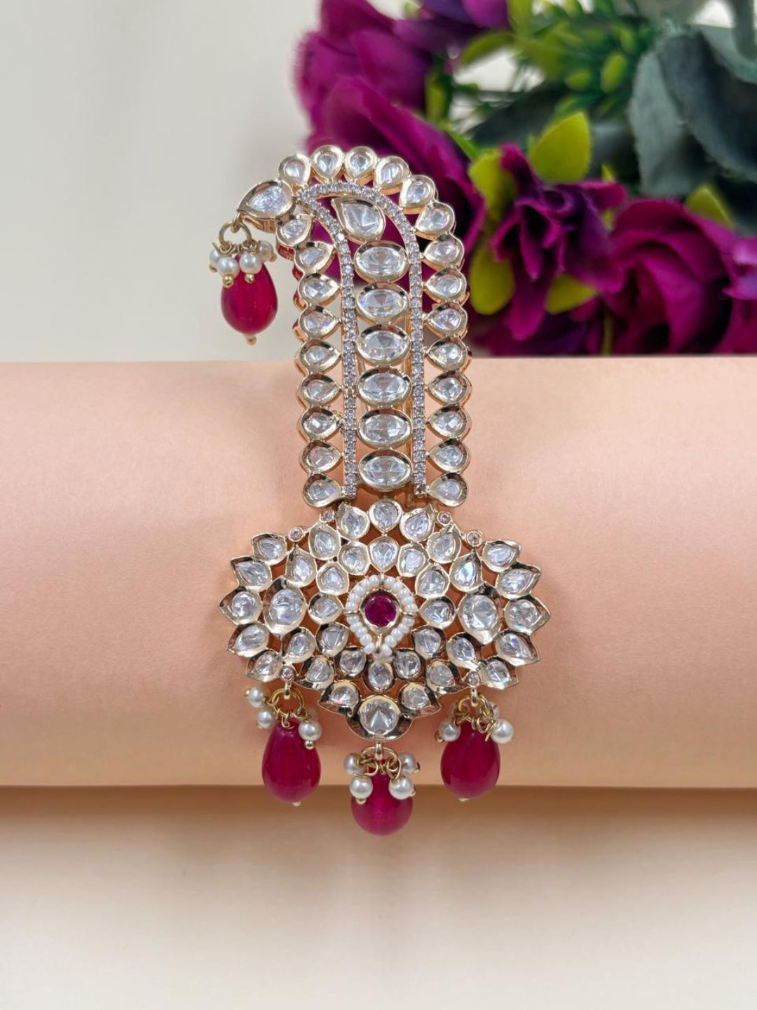 Gehna By Beadazzled Men Kundan Studded & Pearls Beaded Brooch