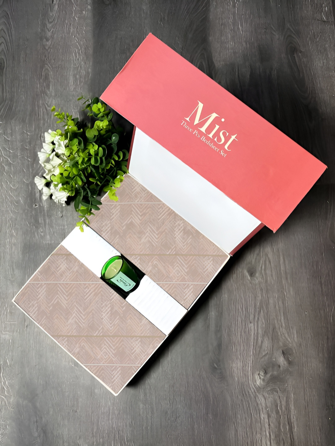 Florida Beige Printed Bedsheet Set With Mist Candle Gift Set