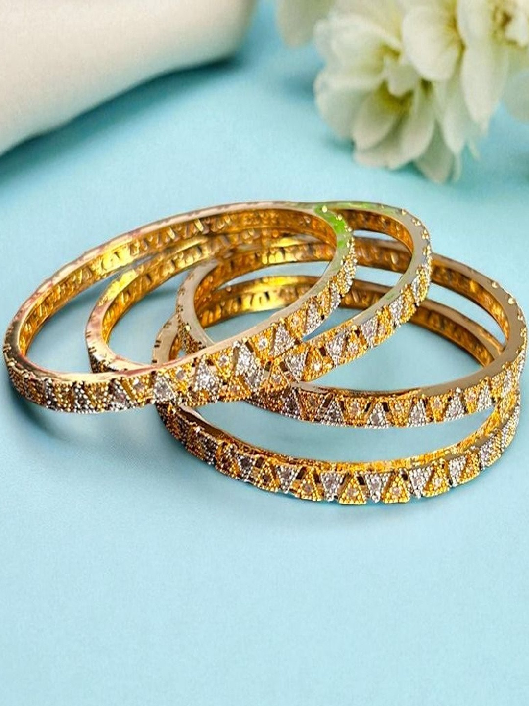 AccessHer Women Pack of 4 Brass Gold-Plated Dual Tone Kada Set