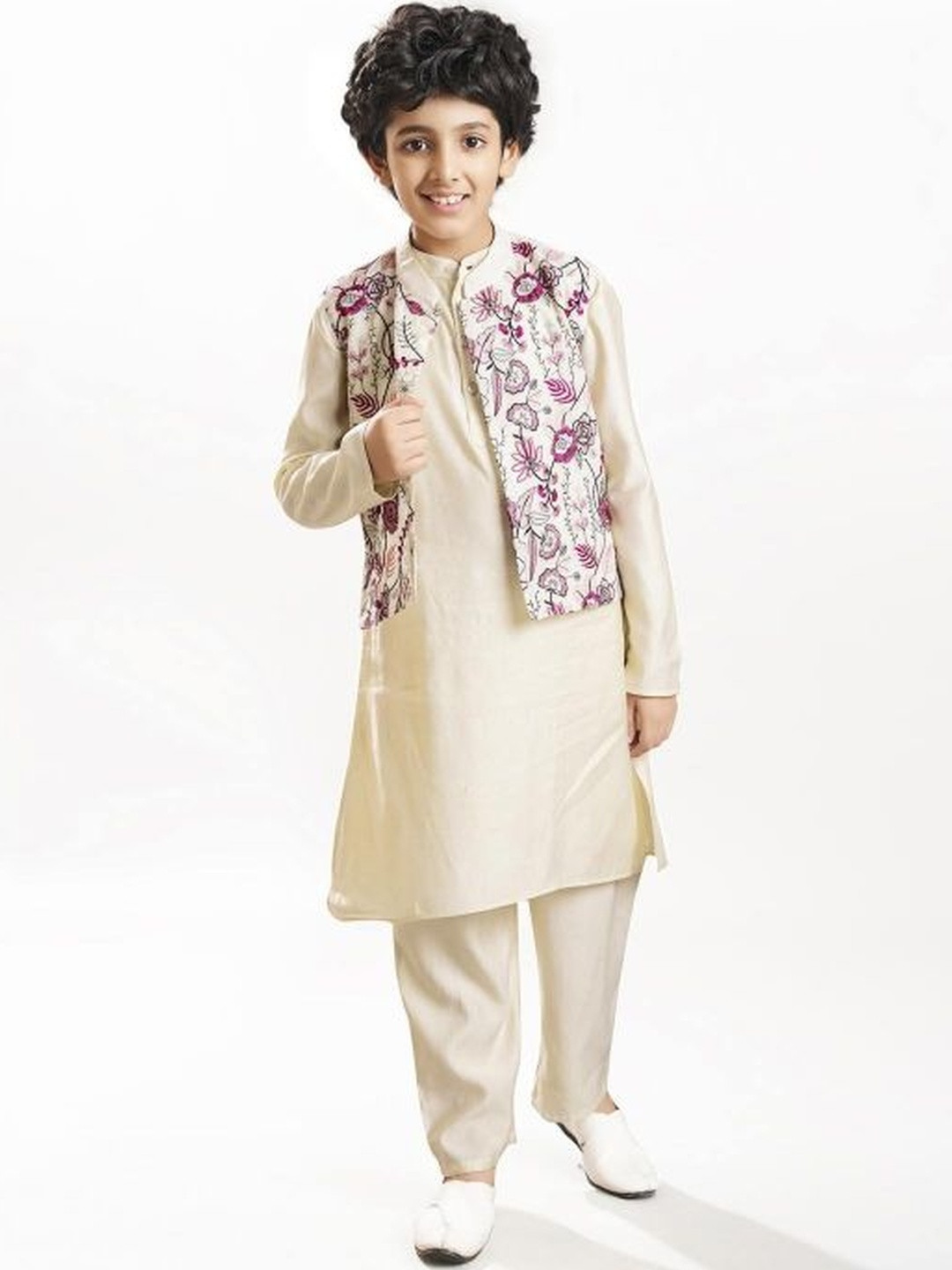 Bittu By Bhama Boys Long Sleeve Kurta & Pyjamas With Booti Embroidery  Jacket