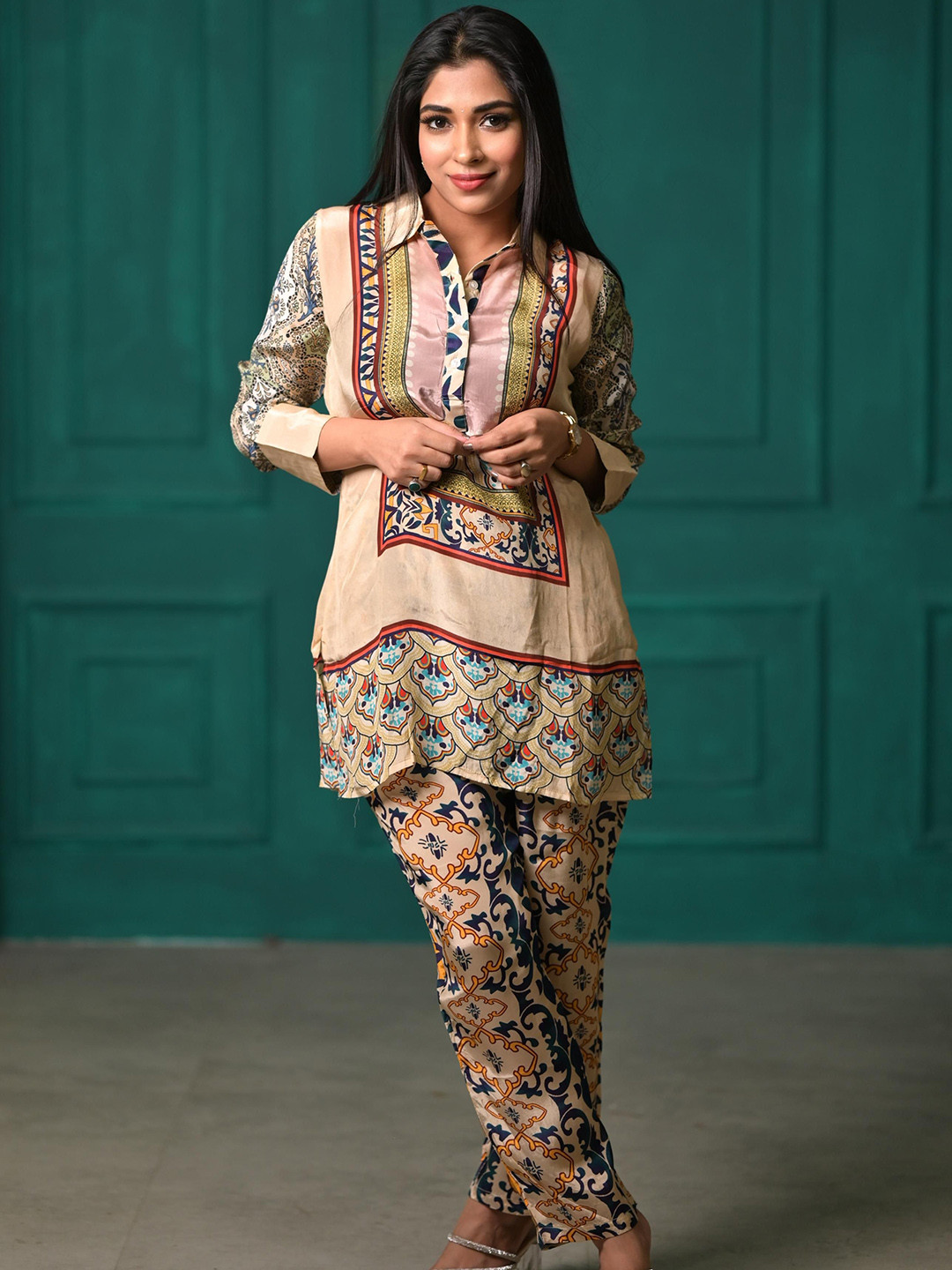 WAMA TRENDZ Women Vintage Print Crepe Co-ord set