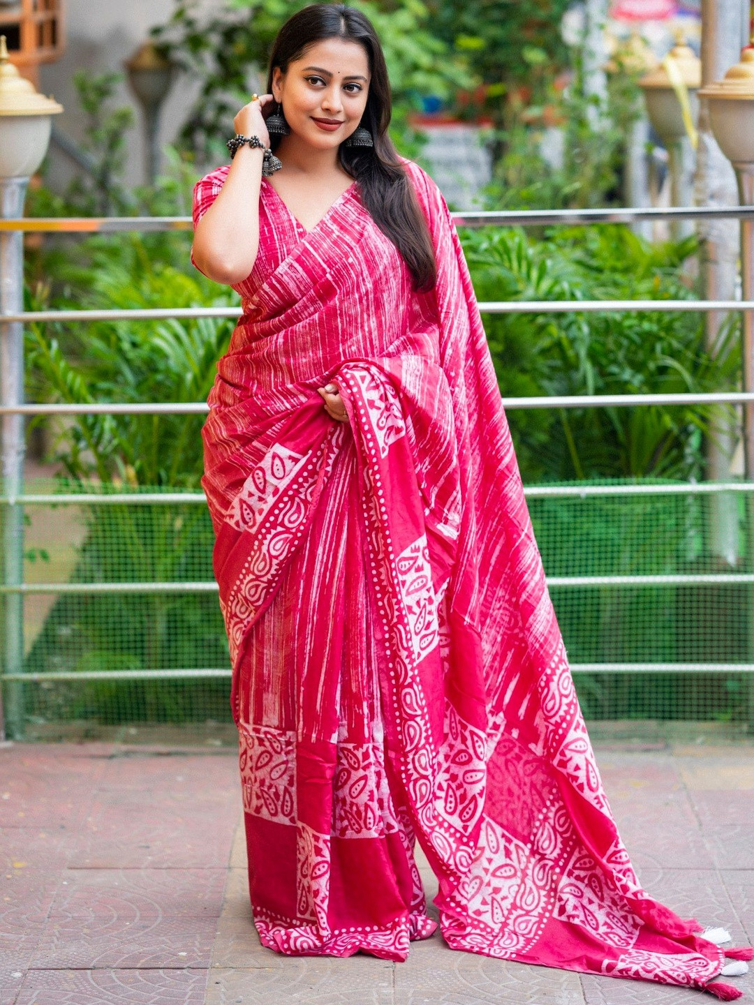 KALINI Women Pink Chanderi Cotton Batik Hand Block Print Saree With Matching Blouse Piece