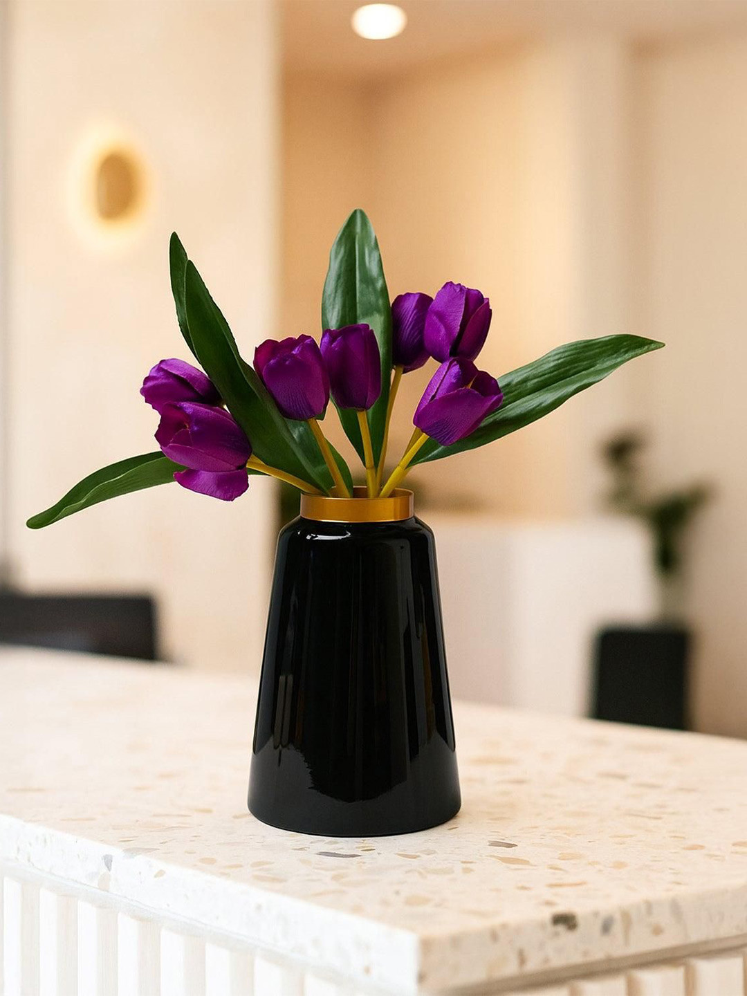 MARKET99 VON CASA Black Ceramic Cylindrical Design Glossy Finish Flower Vase