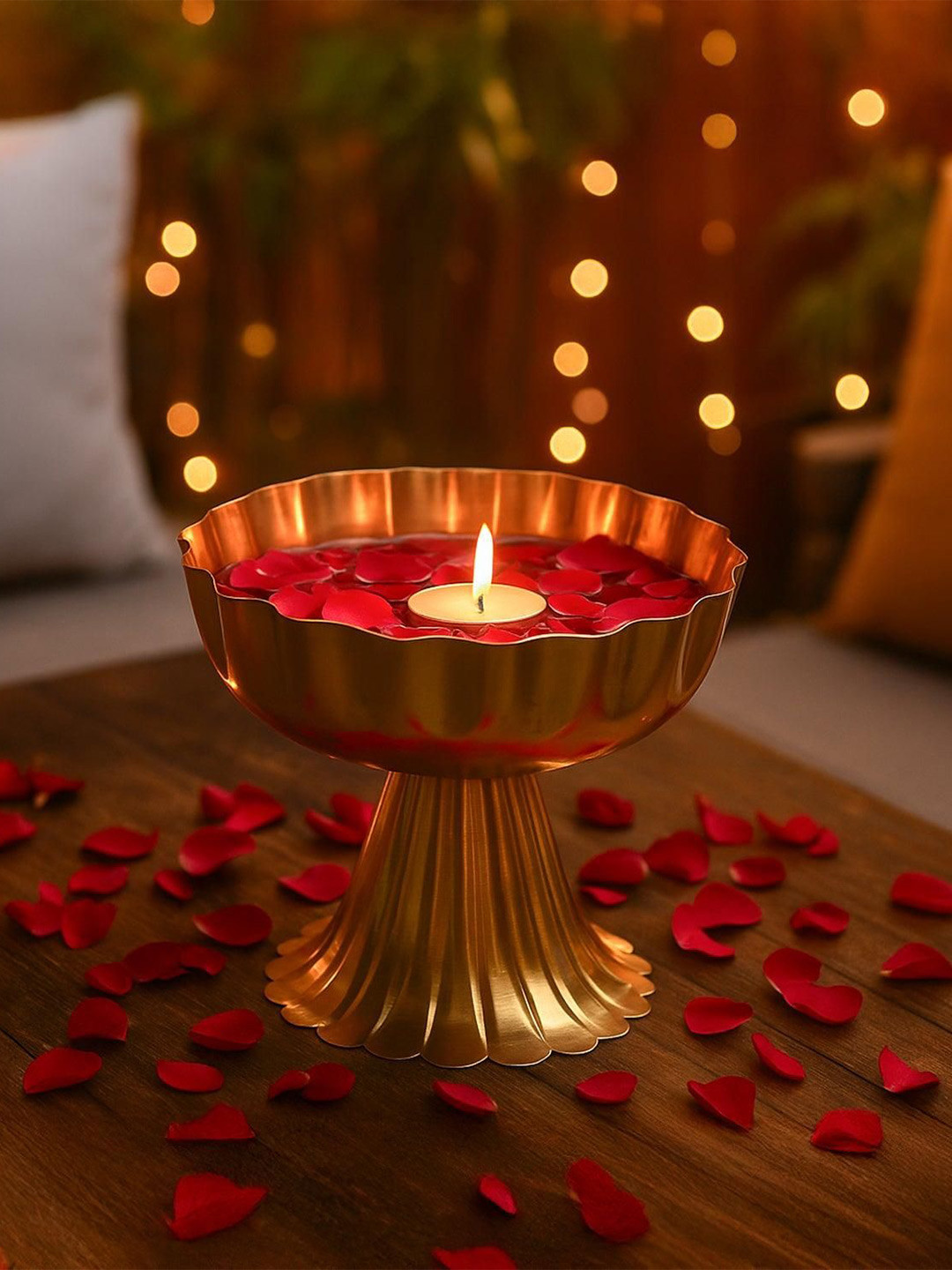 MARKET99 VON CASA Gold Toned Iron Fluted Pedestal Bowl