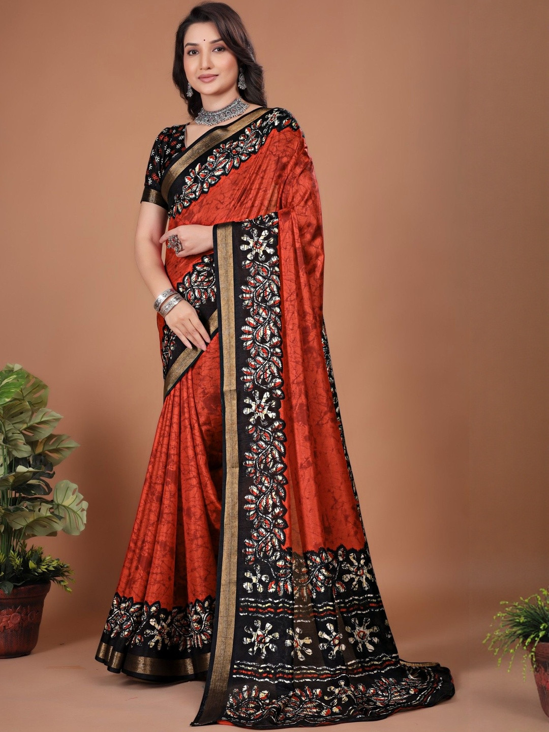 LeeliPeeri Designer Batik Printed Woven Design Zari Bagru Saree With Contrast Blouse Piece