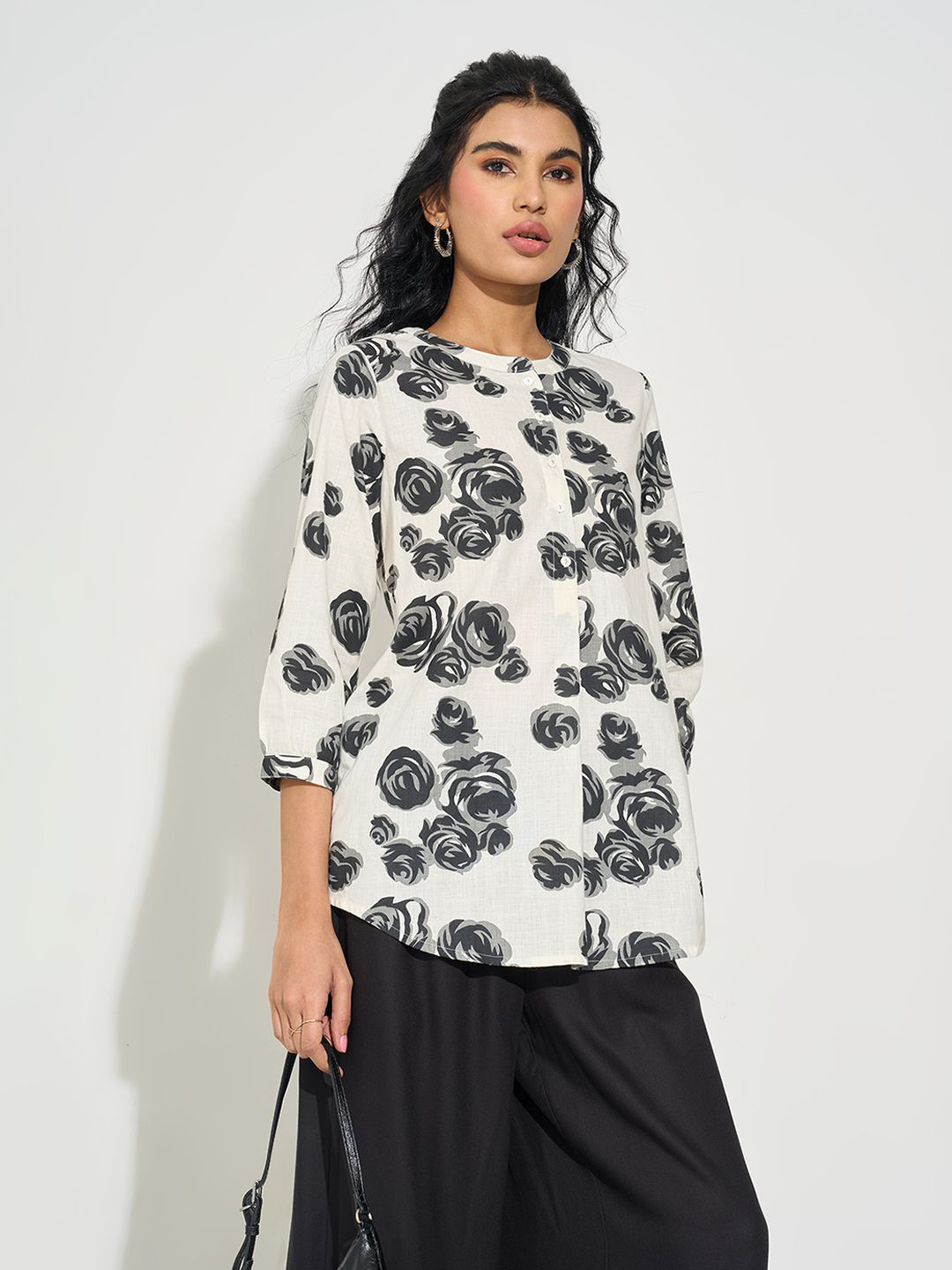 AKKRITI BY PANTALOONS Women Mandarin Collar Printed Tunic