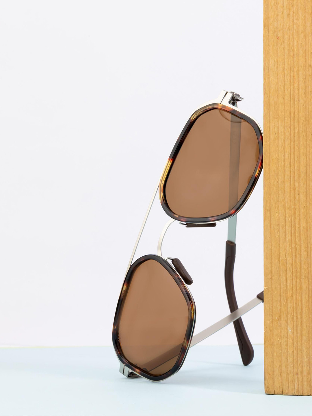 MAGNEQ Unisex Polarised Lens Square Sunglasses MG 9832/S C6 5618