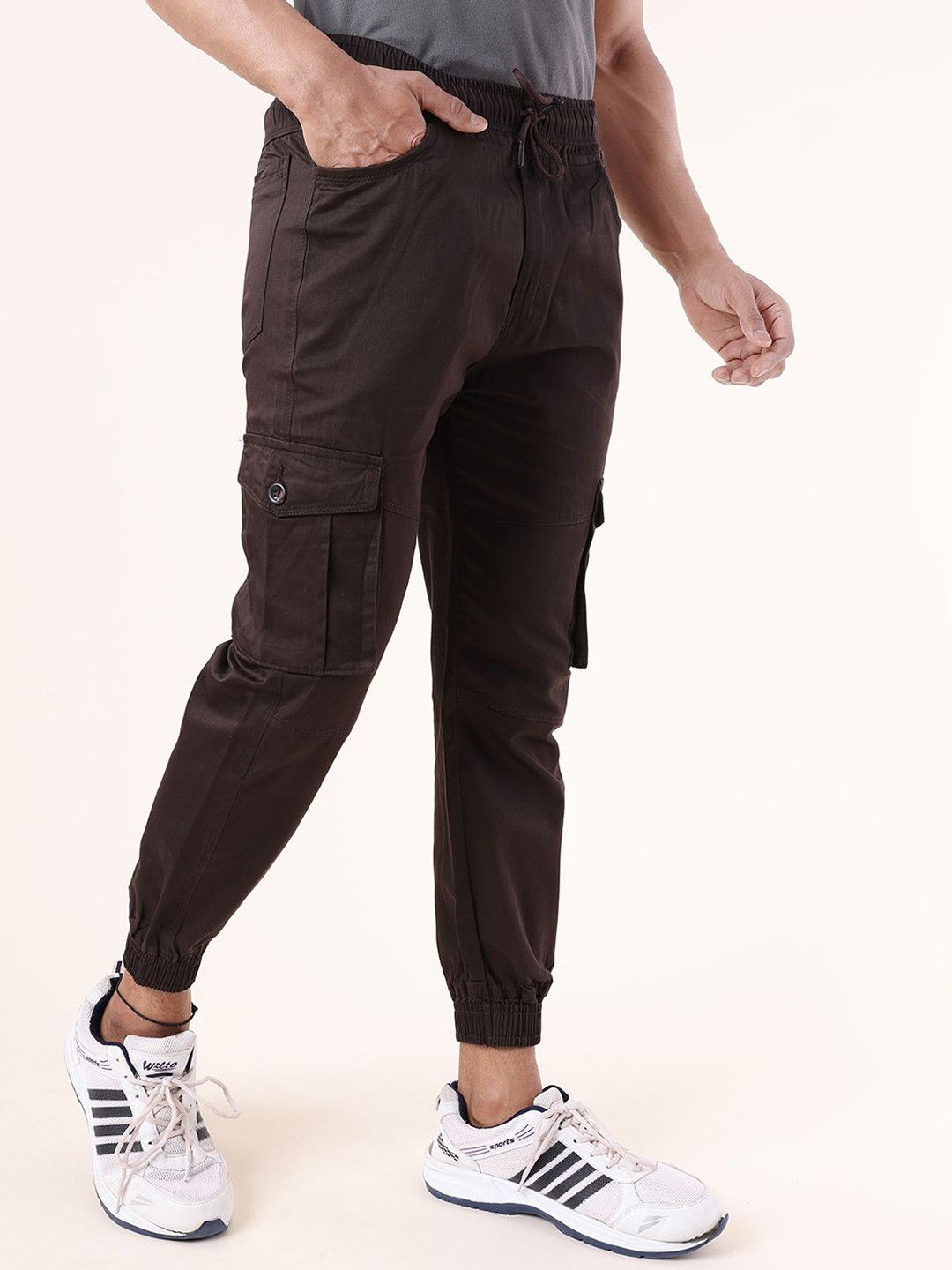 DAZORA Men Cotton Mid-Rise Regular Fit Cropped Cargos Trousers