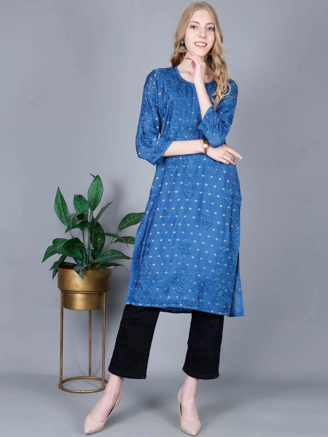 THE CHIKANKARI STORY Women Embroidered Chikankari Handloom Chanderi Kurti