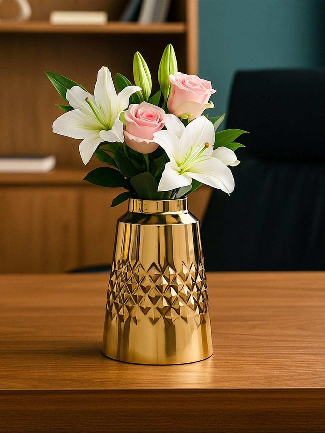 MARKET99 VON CASA Gold Toned Iron Truncated Cone Design Flower Vase