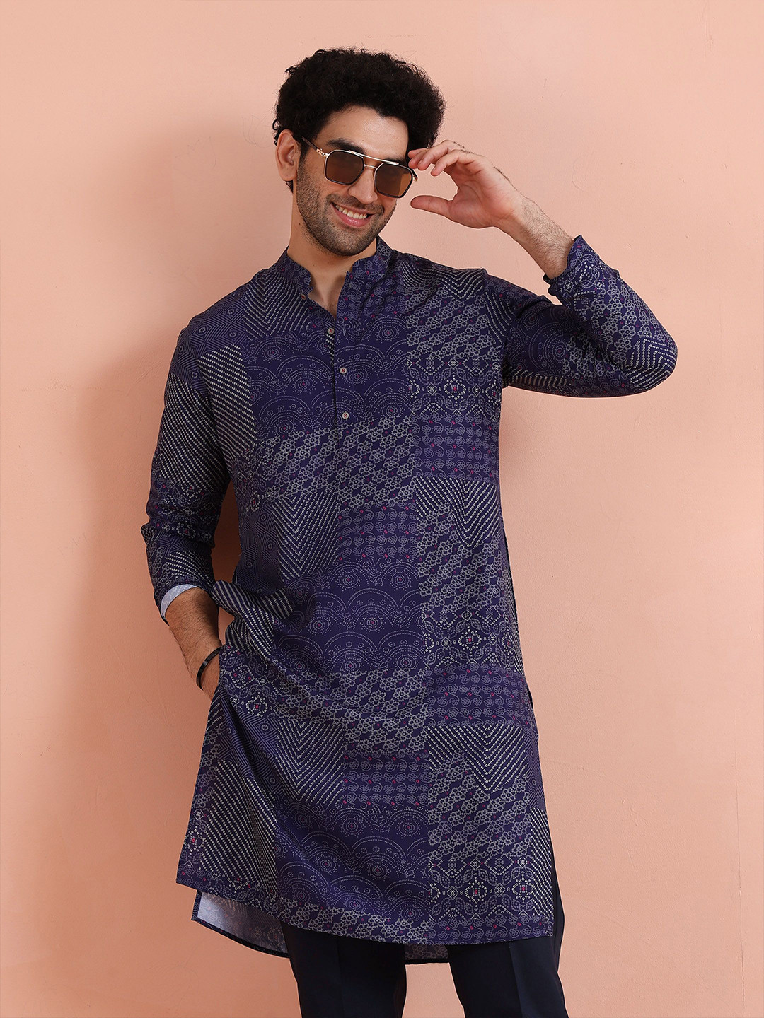 KISAH Men Blue Bandhni Kurta